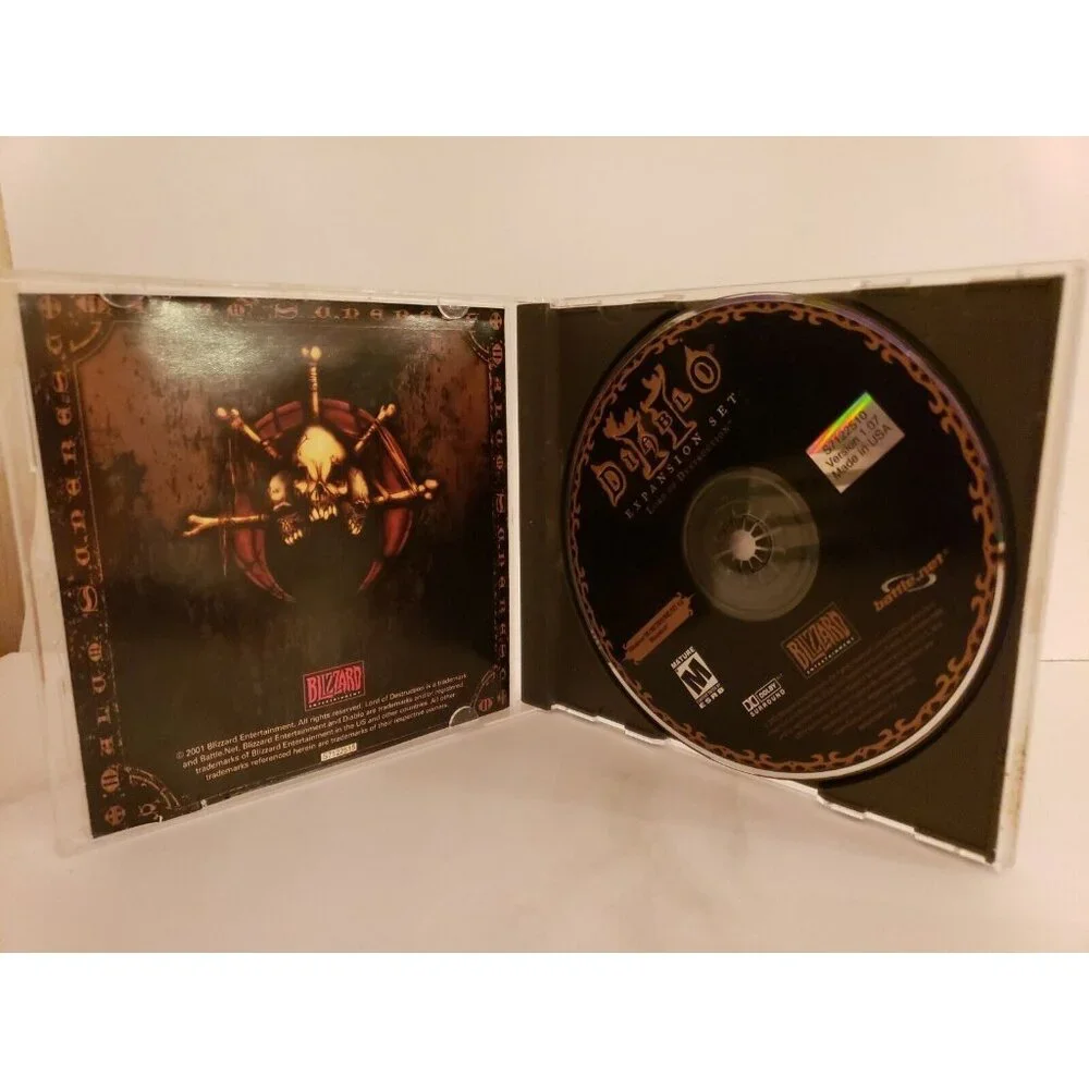 Diablo 2 II PC Video Game Fantasy Battle Windows 2000 + Expansion Set Blizzard